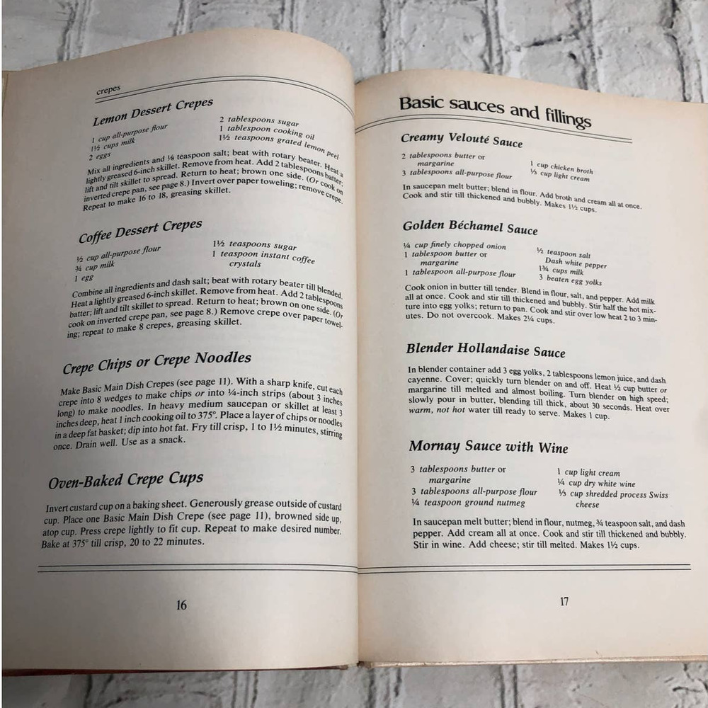Better Homes and Gardens 1977 edition Crepes Cook book - Picture 4 of 8